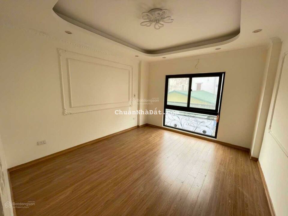 Bán nhà 35m2 - 5 tầng - giá 4,5 tỷ tại Cổ Linh đối diện Aeon Mall Long Biên