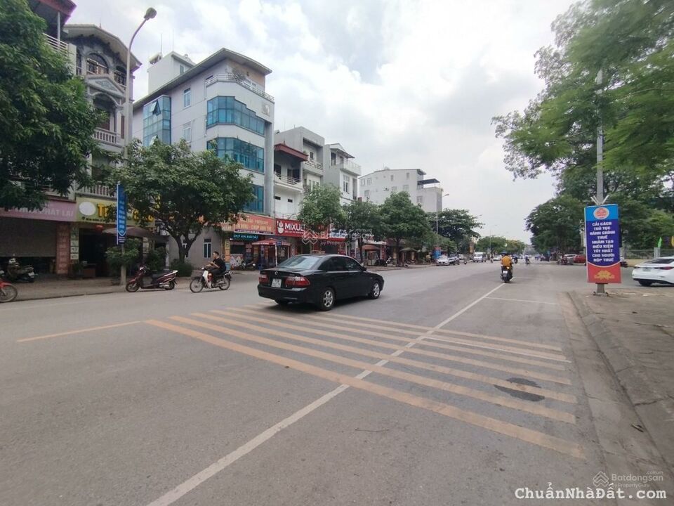 Bán nhà 35m2 - 5 tầng - giá 4,5 tỷ tại Cổ Linh đối diện Aeon Mall Long Biên