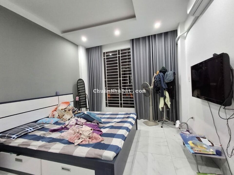 BÁN NHÀ GIA QUẤT 4 TẦNG FULL NỘI THẤT 3 TỶ LH:0879779988