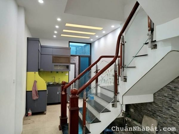 BÁN NHÀ SAU BIG C GẦN Ô TÔ 45M2 CHỈ 4 TỶ LH:0879779988