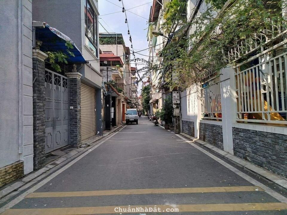 BÁN NHÀ SAU BIG C GẦN Ô TÔ 45M2 CHỈ 4 TỶ LH:0879779988