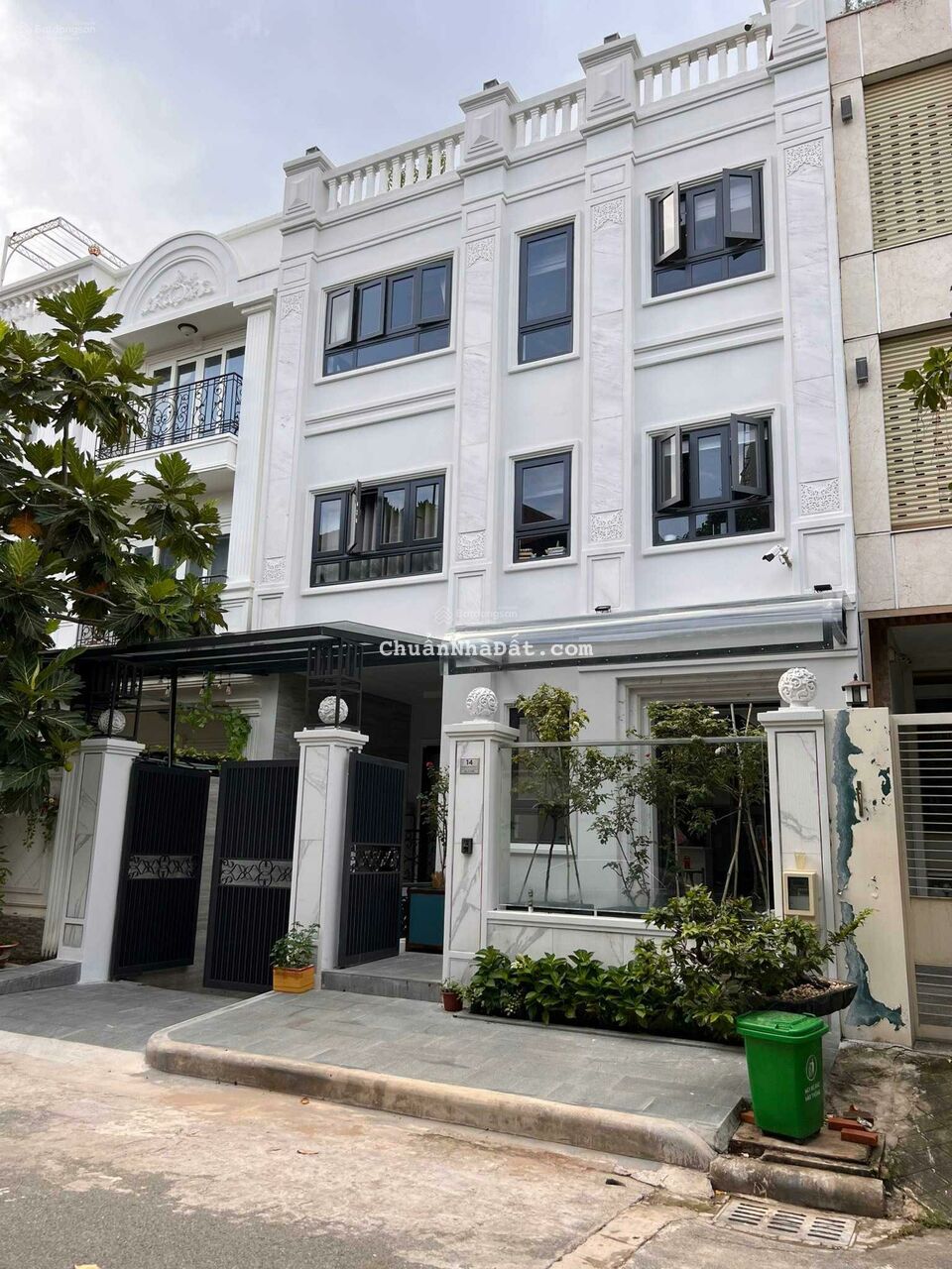 Bán căn Biệt Thự Nam Thông 2 Phú Mỹ Hưng quận 7 nhà đẹp sổ hồng sẵn 