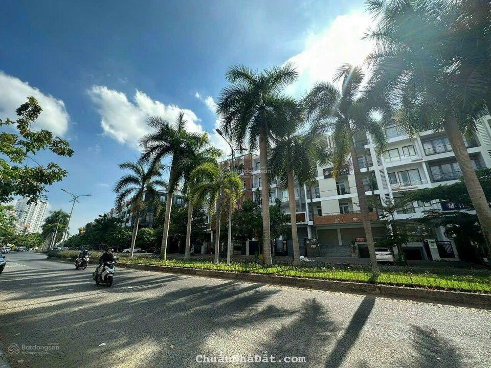 Bán căn nhà phố mặt phố KDC him lam kênh tẻ , Tân Hưng , Quận 7, 10x20m, giá cực tốt