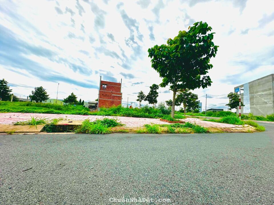 Sổ HỒNG cầm tay Chú Đạt giá luôn 1 tỷ 382 -  Đô Thị trung tâm Thủ Thừa