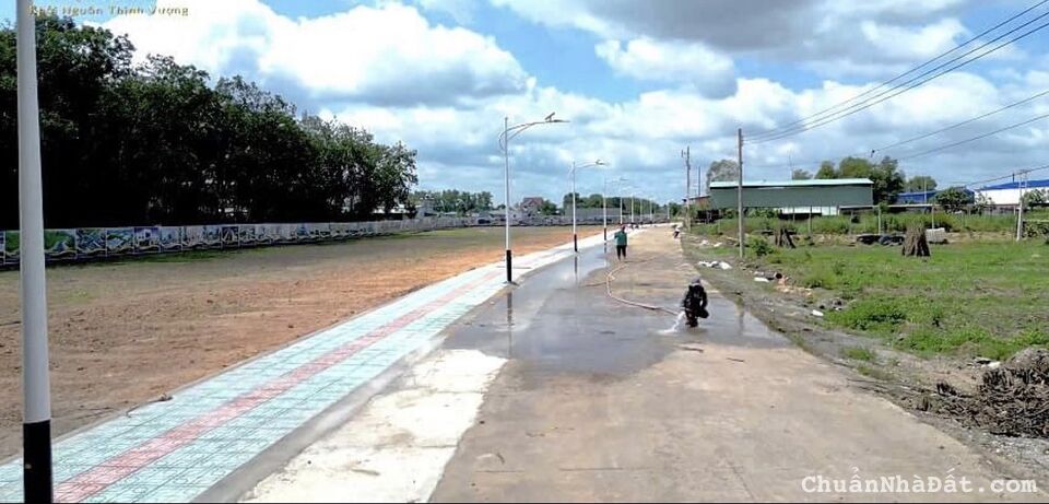 Bán nhanh lô 5x40m(200m2) sổ sẵn* Ngay gần chợ trừ văn thố bàu bàng