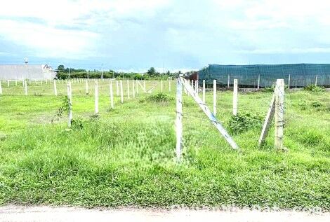 Bán đất Củ Chi, gần 120m2 nở hậu phát lộc, gần tuyến đường Xuyên Á, chỉ 300 triệu. Bán đất Củ Chi, gần 120m2 nở hậu phát lộc, gần tuyến đường Xuyên Á, chỉ 300 triệu.