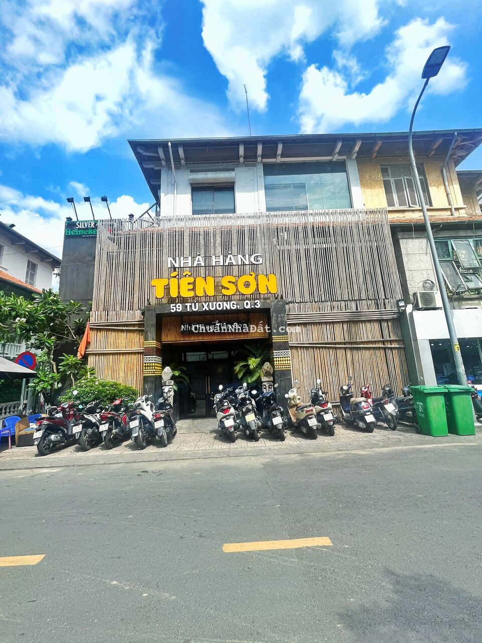 Cho thuê nhà mặt tiền Nguyễn Thị Minh Khai, Bến Thành, Quận 1 - DT 7m x 25m - 3 Tầng Thang máy