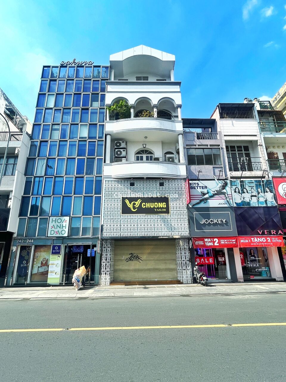 Cho Thuê Nhà Mặt Tiền đường Trần Quang Khải, Tân Định, Q.1 - DT 5m x 30m - Trệt 4 Lầu Thang máy