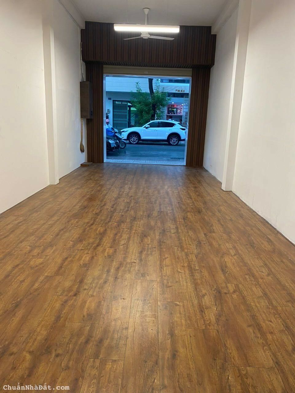 Nhà mặt tiền kinh doanh đường Dương Tử Giang (4*18,2m, nhà 4 lầu) Nhà mặt tiền kinh doanh đường Dương Tử Giang (4*18,2m, nhà 4 lầu)