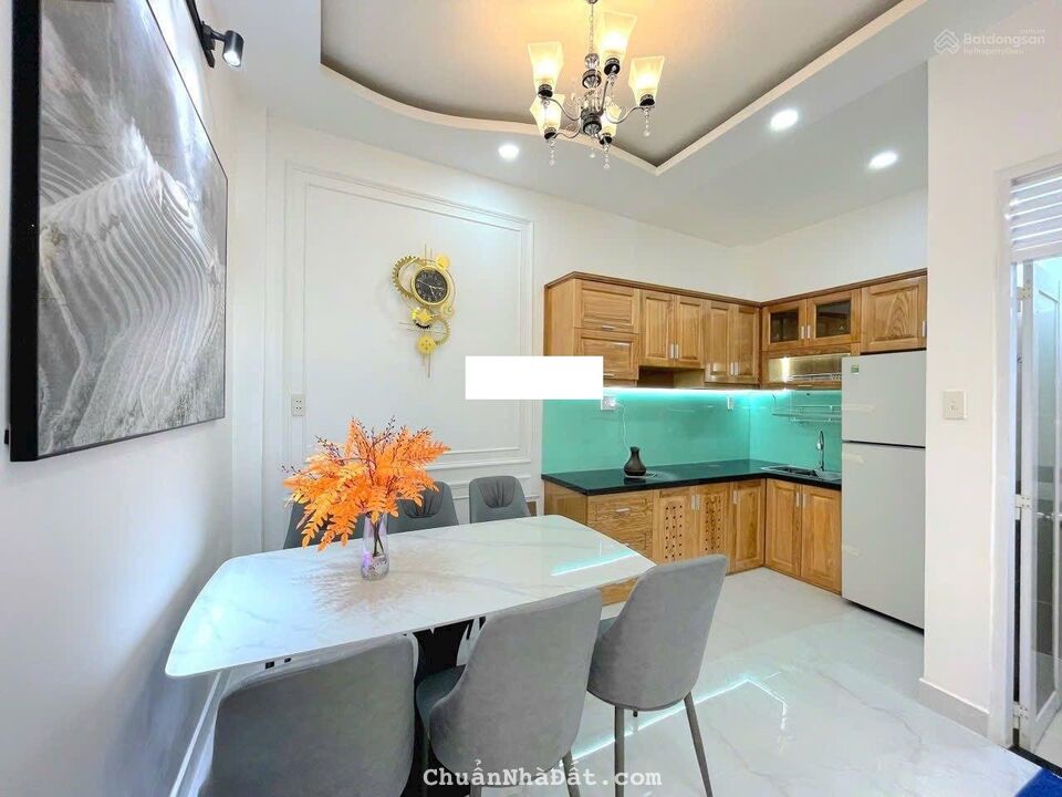 Cần bán nhà mặt tiền Hoàng Sa, Phường Tân Định, Quận 1. DT: 3,6 x 13,3. Giá 12 tỷ vnđ.