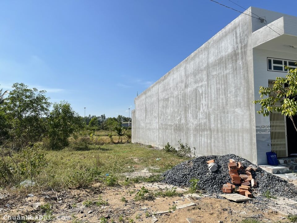 Cần bán gấp nền đất đối diện bệnh viện Mộc Hoá đường Nguyễn Văn Kỉnh- Kiến Tường Cần bán gấp nền đất đối diện bệnh viện Mộc Hoá đường Nguyễn Văn Kỉnh- Kiến Tường