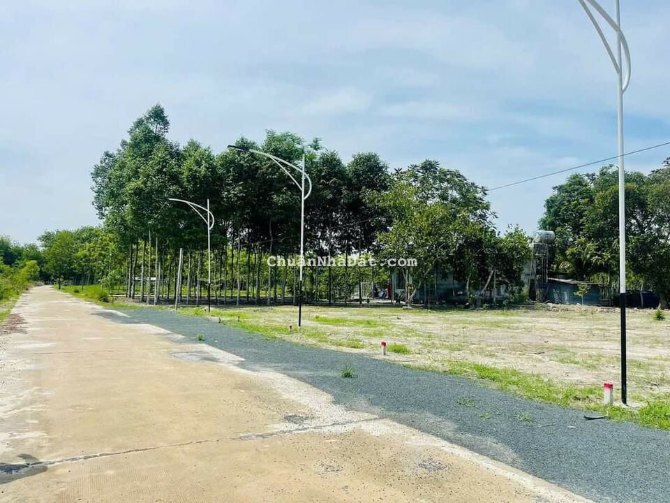 CẮT LỖ 50% LÔ ĐẤT ODT [5x60x50tc] 300M2 KẾ BÊN KCN MINH HƯNG DÂN CƯ ĐÔNG ĐÚC GIÁ 600 TR