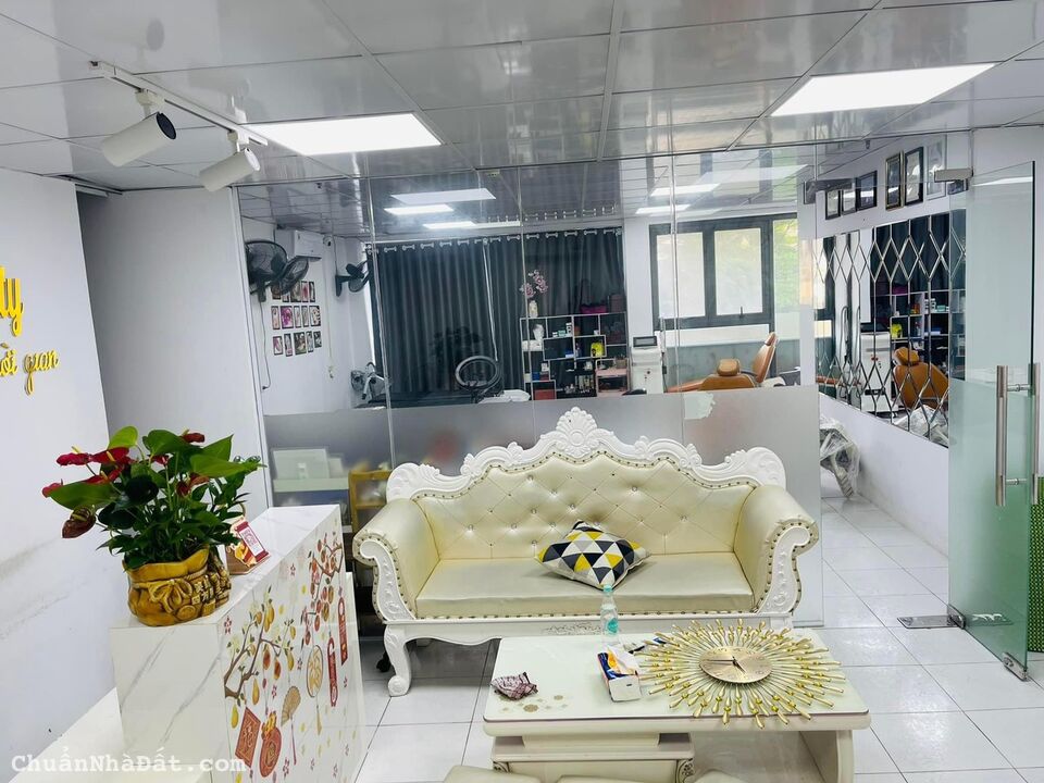 Cho thuê VP tầng 2 Thăng Long Victory