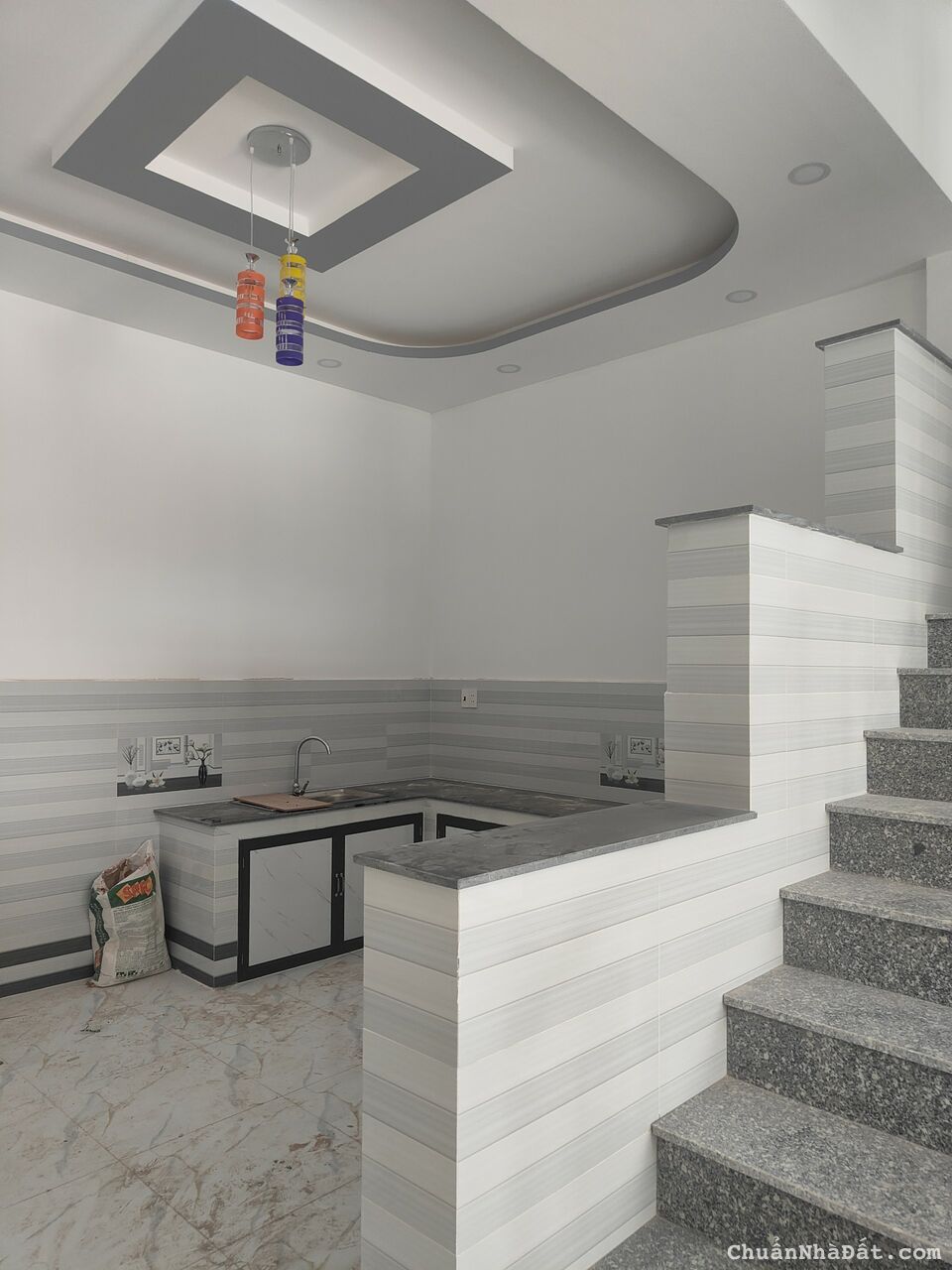 Nhà đẹp mới xây, sổ sẵn, giá rẻ