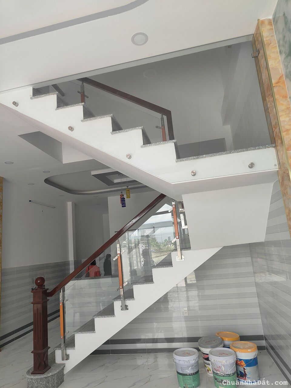 Nhà đẹp mới xây, sổ sẵn, giá rẻ