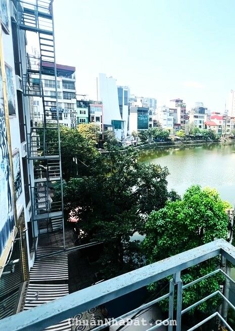 Bán nhà phố Đội Cấn, 40m x 5 tầng, giá 11,8 tỷ