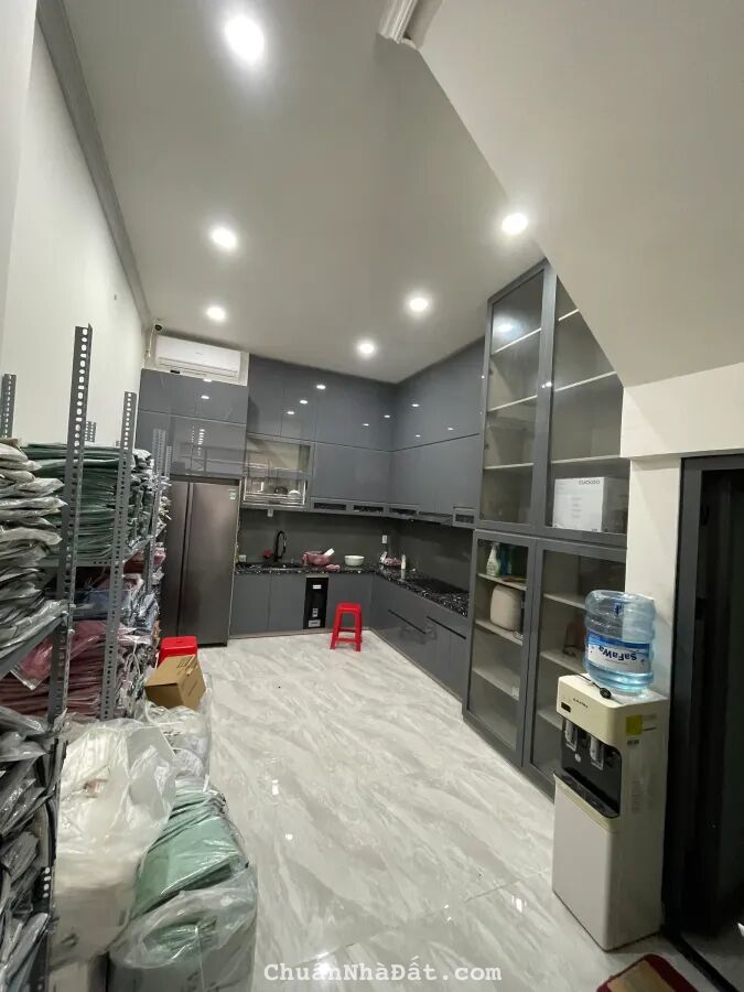 Bán Nhà Đẹp, Khu Vip Quận 5-HXH Quay Đầu (3.75X13)4Tầng, Hoàn Công Đủ, Chỉ 12.6TỶ Bán Nhà Đẹp, Khu Vip Quận 5-HXH Quay Đầu (3.75X13)4Tầng, Hoàn Công Đủ, Chỉ 12.6TỶ