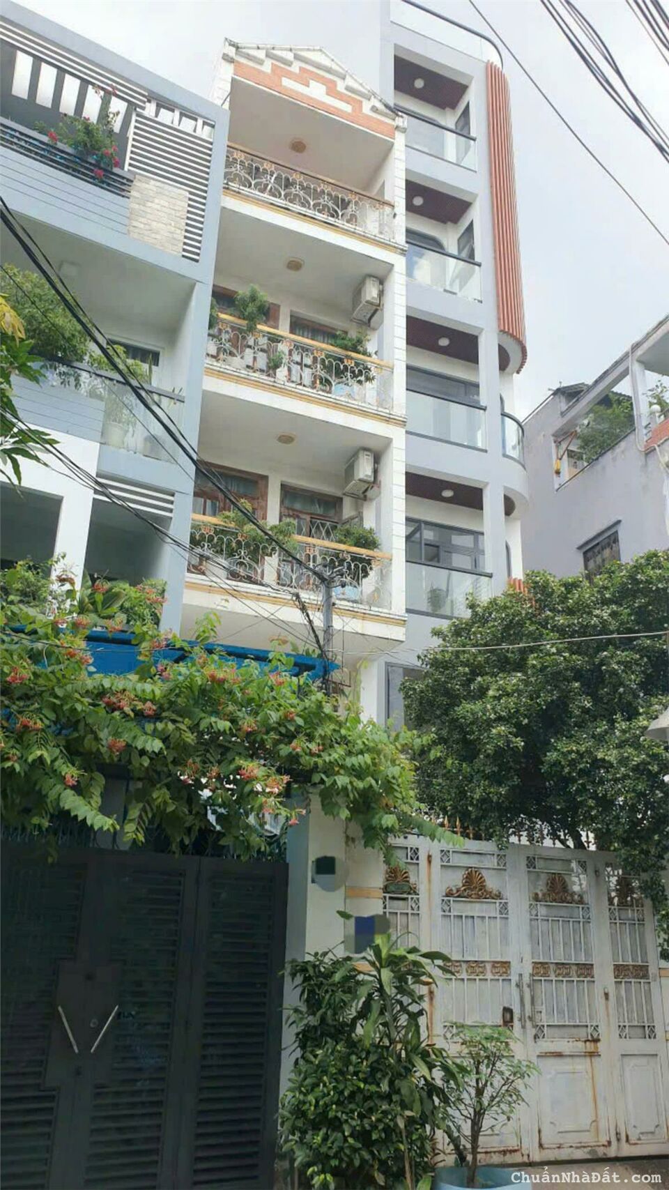 **Chỉ 10,5TỶ-XE TẢI QUAY ĐẦU (3.8X22) nở hậu, 1Căn Ra MT Nguyễn Văn Đừng Quận 5 