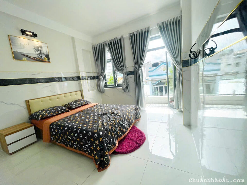 Bán nhà mặt tiền Bùi Quang Là, Gò Vấp, 1 trệt 3 lầu.