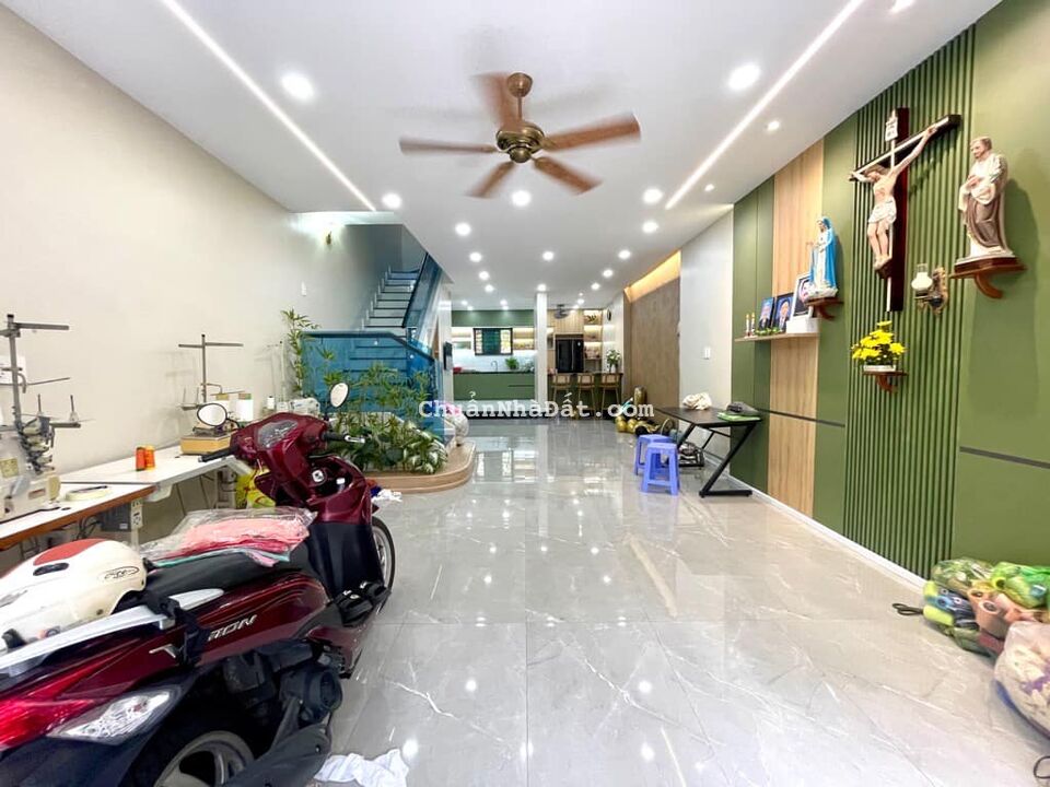 CỰC HIẾM, nhà 2 tầng, ngang lớn, 72m2, Nguyễn Văn Khối, chỉ 5.X tỷ