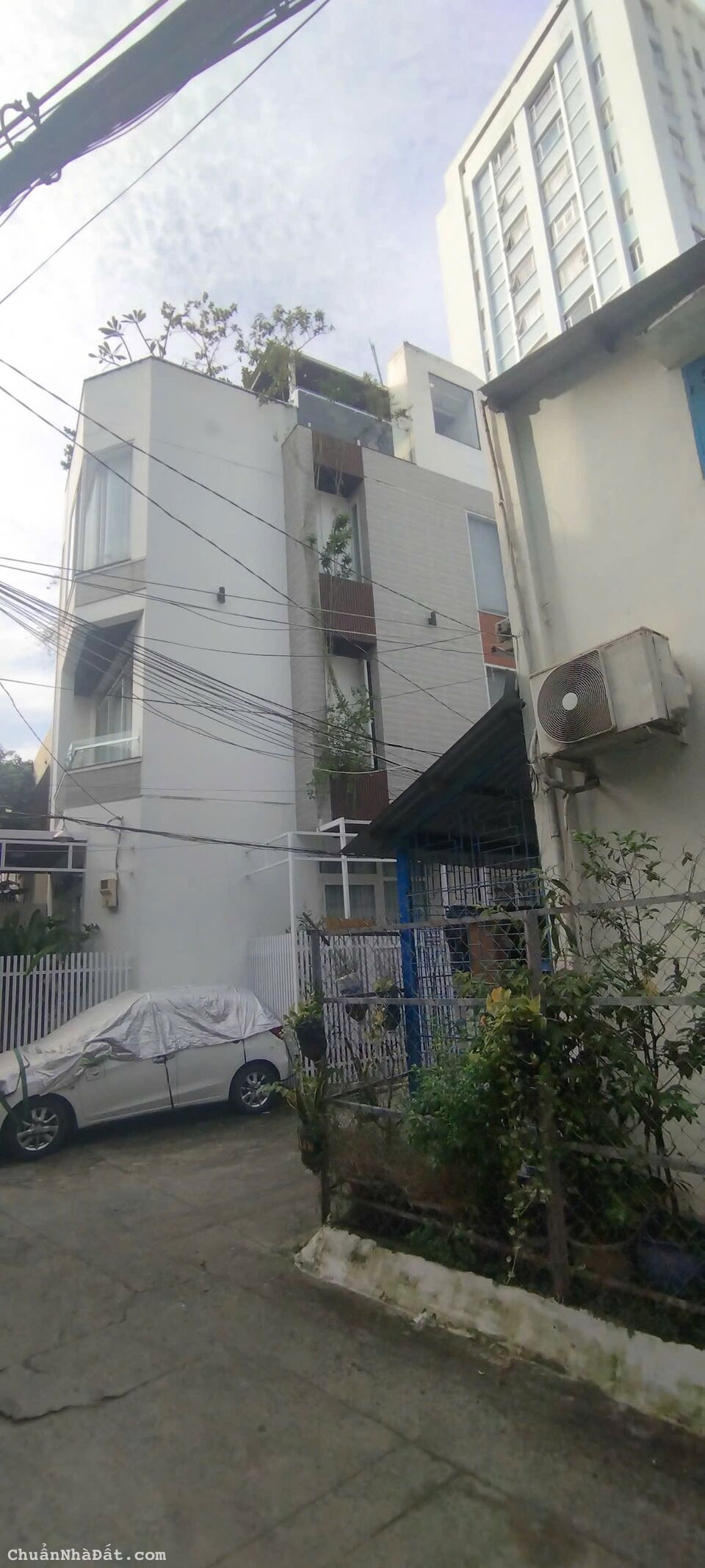 Bán nhà 2MT hẻm ô tô, ngay Bv ung bướu.shr