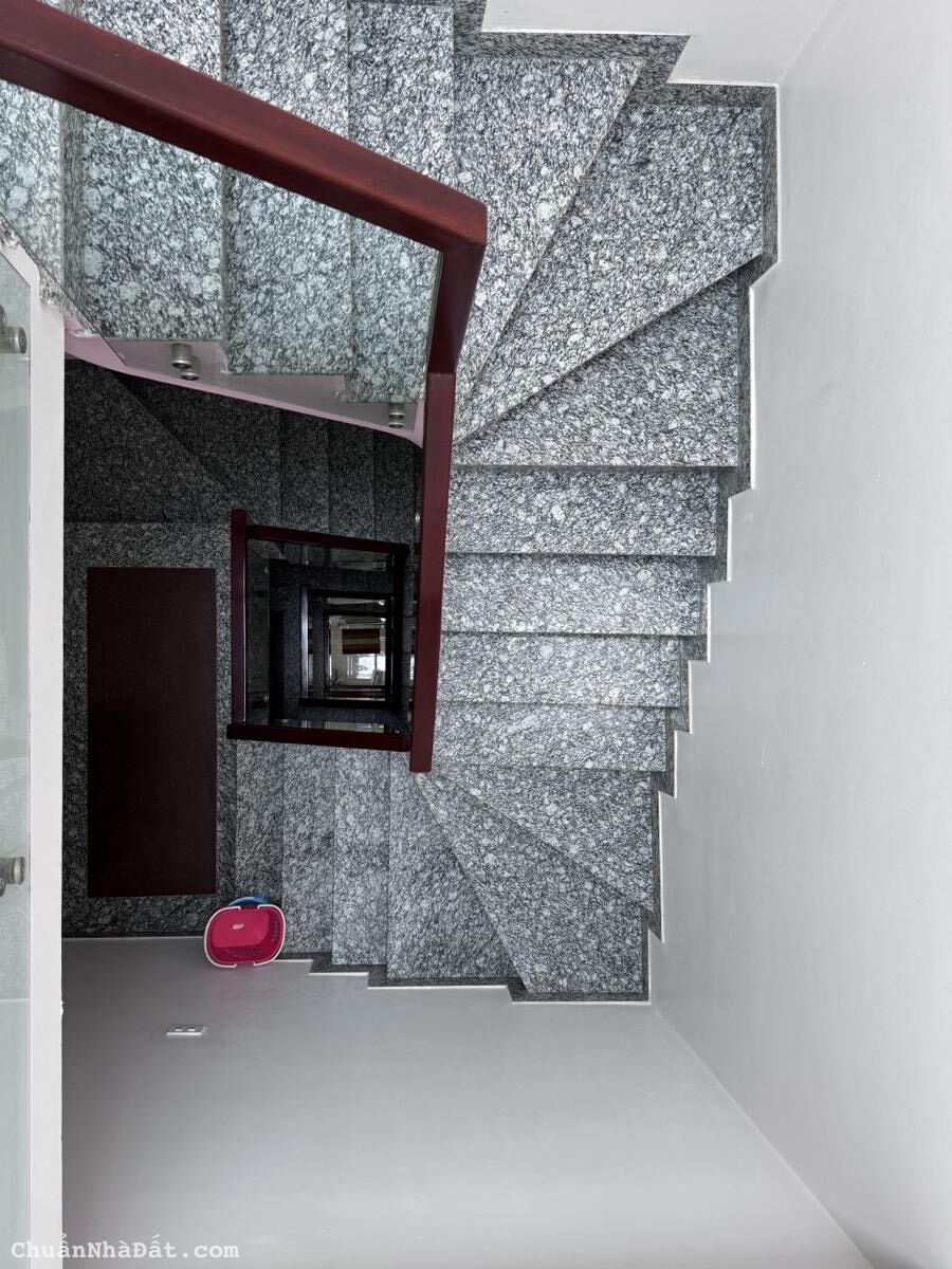 Bán nhà đường Xuân Đỉnh, Bắc Từ Liêm 40m, ngõ 3 gác tránh xe máy, nhà chắc chắn, về ở ngay.