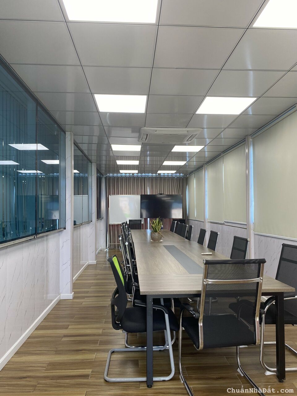 ĐỘC NHẤT! Văn phòng cho thuê ngay mặt tiền Mai Thị Lựu, Đakao,Quận 1. 150m2. Giá 70tr