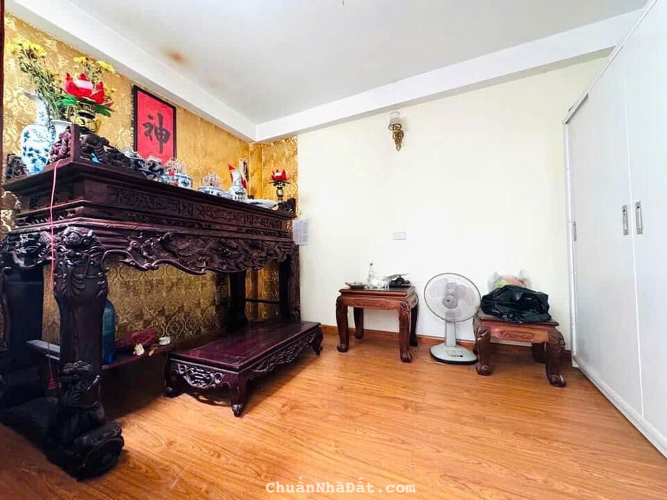  Bán nhà TRUNG TÂM ĐỐNG ĐA vị trí cực đẹp 30m2 x 4 tầng - Sổ đỏ sẵn - chỉ 5.x tỷ. Lh:0965135166.