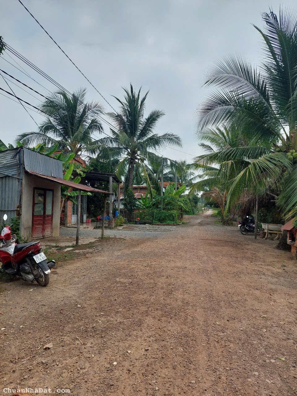 Bán đất Đức Huệ Long An - 180m2 thổ cư - SHR - 1 tỷ. Lh:0774740759.