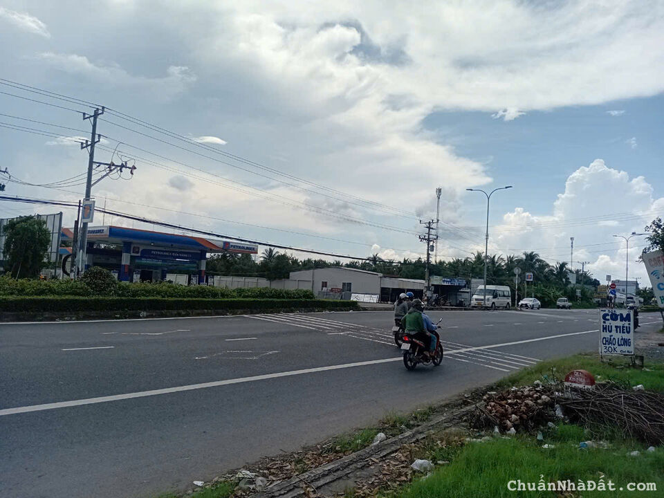 Bán đất MT Quốc Lộ 1A, TTTX Cai Lậy Tiền Giang. 4200m2 SHR 35 tỷ. Lh:0903954505