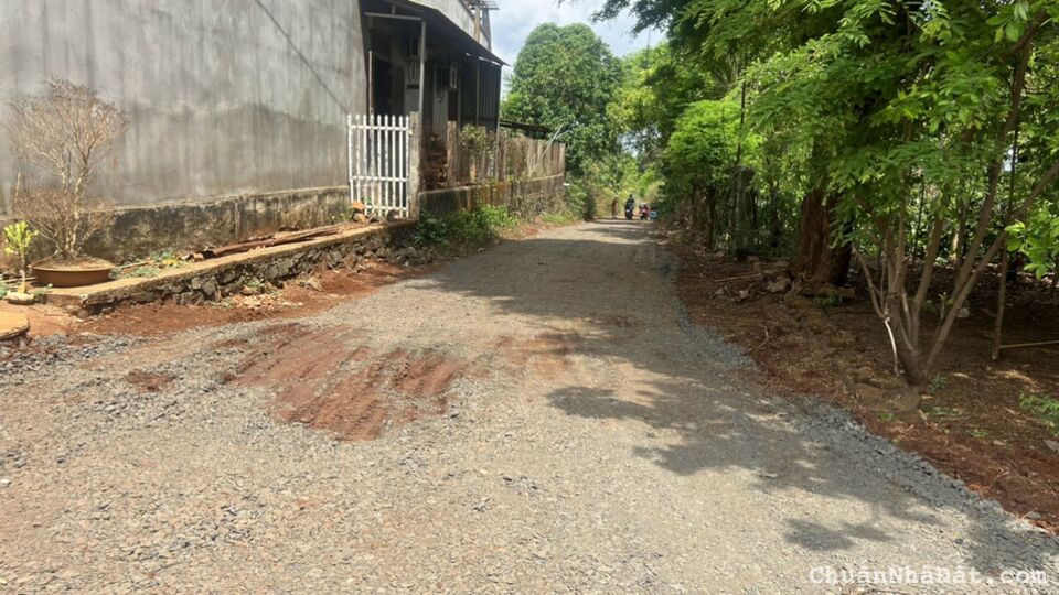 Bán 4 lô đất tại CƯ SUÊ ĐAK LAK, sẵn SHR DT 5x27. Giá đầu tư chỉ 350tr/lô. Lh ngay;0933102868. Bán 4 lô đất tại CƯ SUÊ ĐAK LAK, sẵn SHR DT 5x27. Giá đầu tư chỉ 350tr/lô. Lh ngay;0933102868.