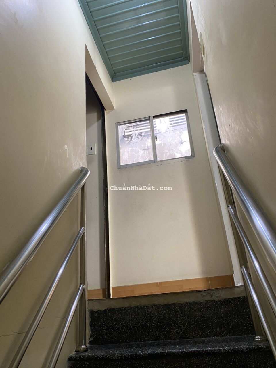 Cho thuê nhà 413/3 Lê Hồng Phong P2Q10,1 trệt 1 lầu 2PN 32.9m2 chỉ 11tr/th. Lh:0909944768