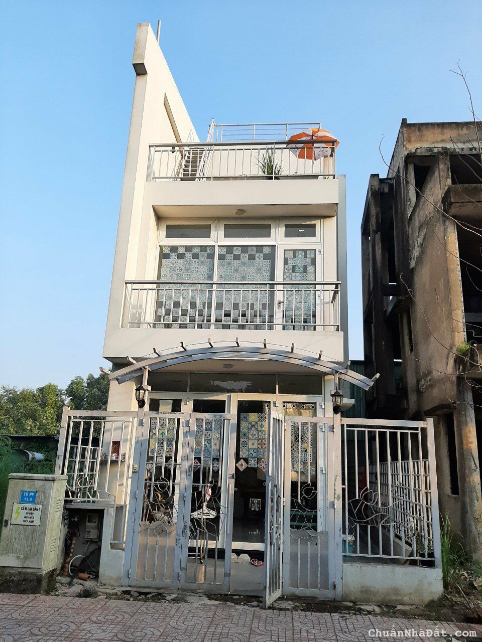 Bán nhà phố tại KĐT Làng Sen Việt Nam 76.4m2 (5x15 nở hậu) SHR chỉ 2.68 tỷ. Lh:0585999800. Bán nhà phố tại KĐT Làng Sen Việt Nam 76.4m2 (5x15 nở hậu) SHR chỉ 2.68 tỷ. Lh:0585999800.