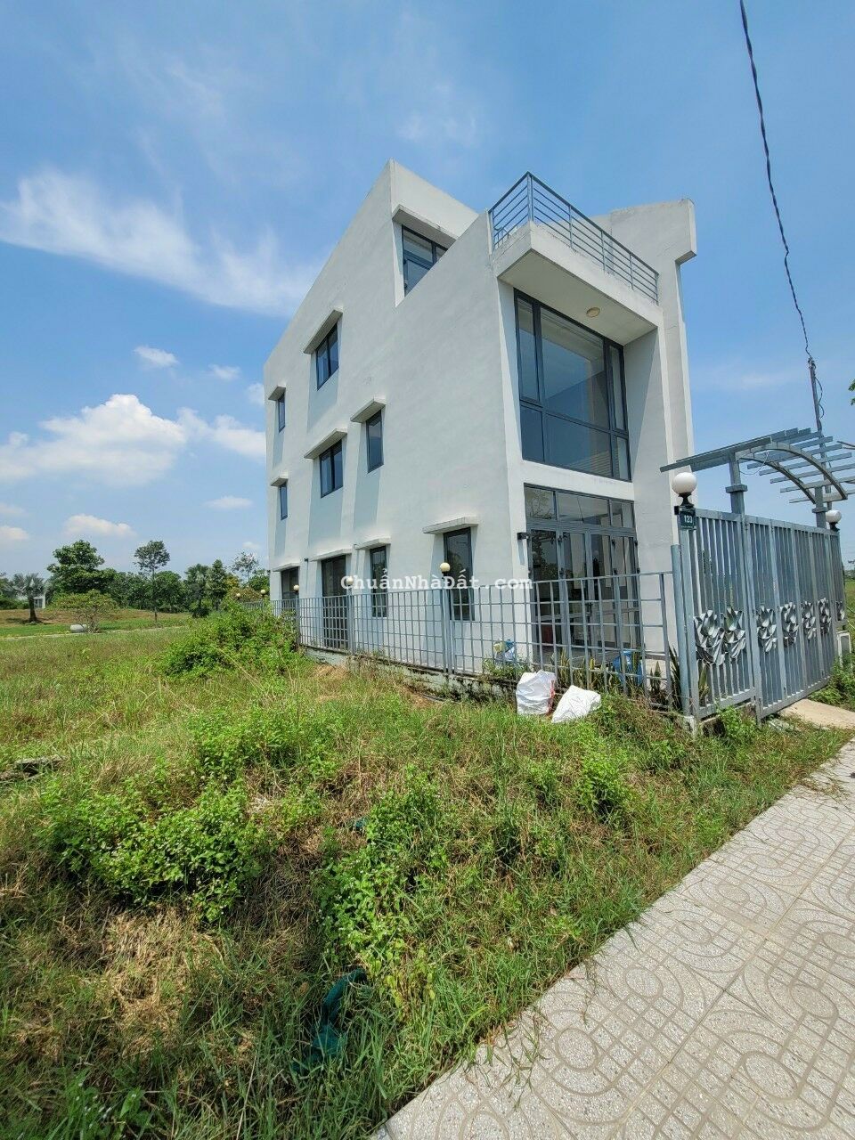 Nhà mặt đường nội bộ KDC Phúc Khang (Làng Sen) Đức Hòa DTSD 200m2 chỉ 2.8 tỷ Lh:0902923973.