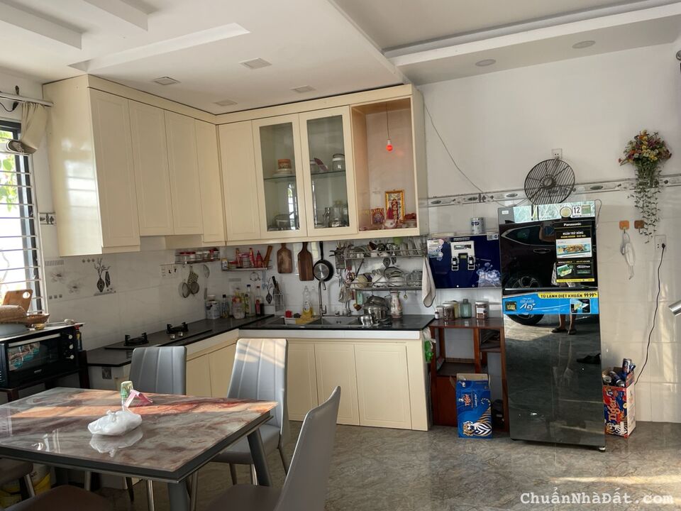 Nhà 2MT đường nhựa Hoa Tulip khu vực 4 TT.Đức Hoà, 77m2 SHR chỉ 1.6 tỷ. Lh:0906857935. Nhà 2MT đường nhựa Hoa Tulip khu vực 4 TT.Đức Hoà, 77m2 SHR chỉ 1.6 tỷ. Lh:0906857935.