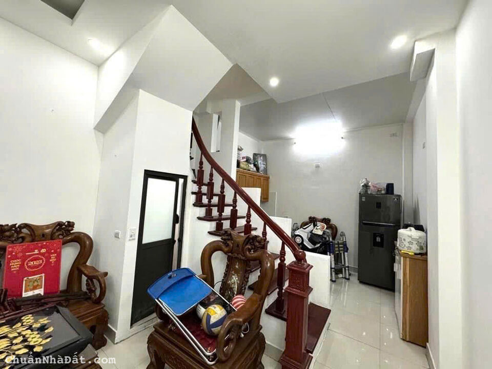  Bán nhà TRUNG TÂM ĐỐNG ĐA vị trí cực đẹp 30m2 x 4 tầng - Sổ đỏ sẵn - chỉ 5.x tỷ. Lh:0965135166.