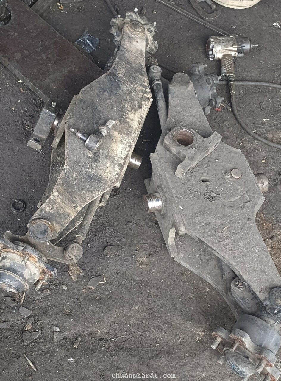 Cần tuyển Thợ chuyên về gia công đồ món của Xe Oto và Xe Cơ Giới làm tại Bình Dương. Lh:0977505168