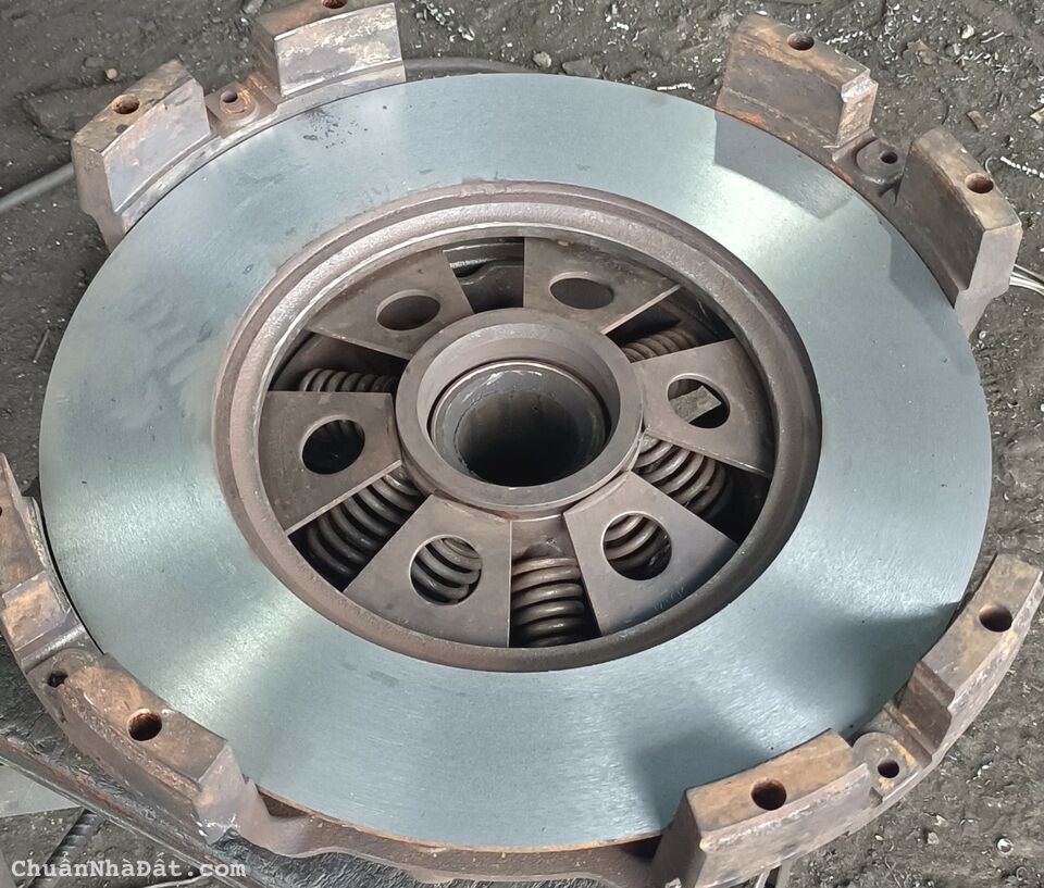 Cần tuyển Thợ chuyên về gia công đồ món của Xe Oto và Xe Cơ Giới làm tại Bình Dương. Lh:0977505168