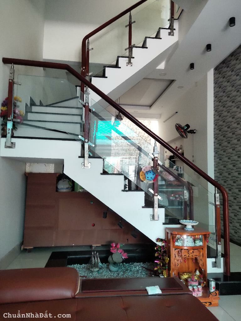 Bán nhà 3T mới đẹp cạnh Gò Cát, Phú Hữu, Quận 9,65m2, HXH, hoàn công, chỉ 6 tỷ Bán nhà 3T mới đẹp cạnh Gò Cát, Phú Hữu, Quận 9,65m2, HXH, hoàn công, chỉ 6 tỷ