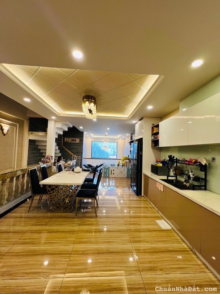 Chính chủ bán nhà đẹp Diện tích lớn 62m2 Nguyễn Kiệm, P3, Gò Vấp giá 4 tỷ 750. Tặng full nội thất.