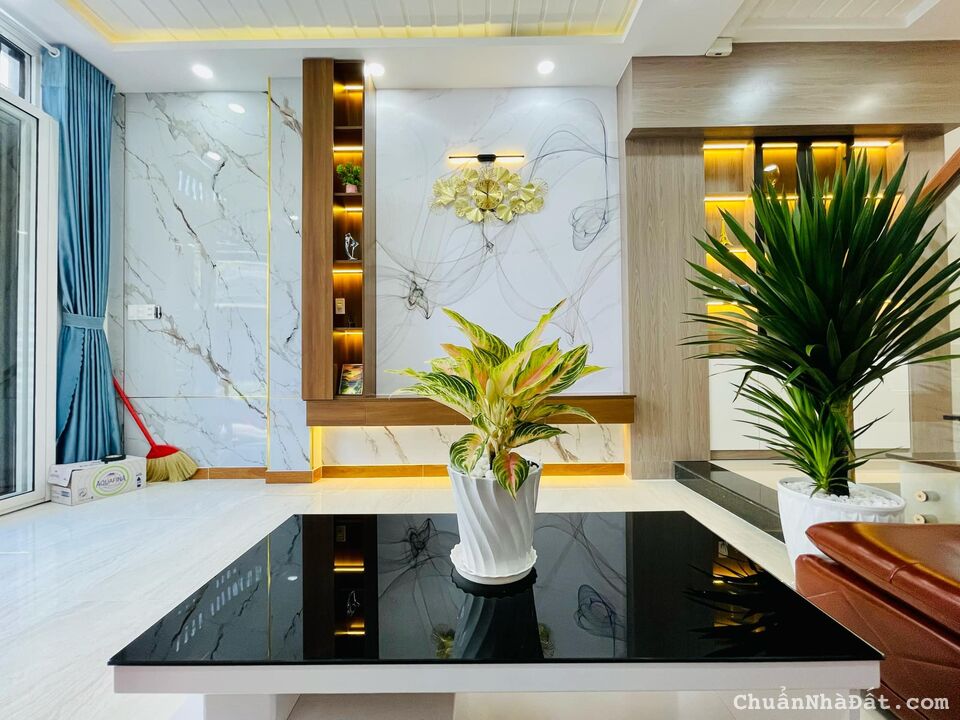 Chỉ cần 3 tỷ 600 sở hữu ngay nhà đẹp 36m2 Nguyễn Thượng Hiền, phường 5, quận 3. Sổ hồng riêng.