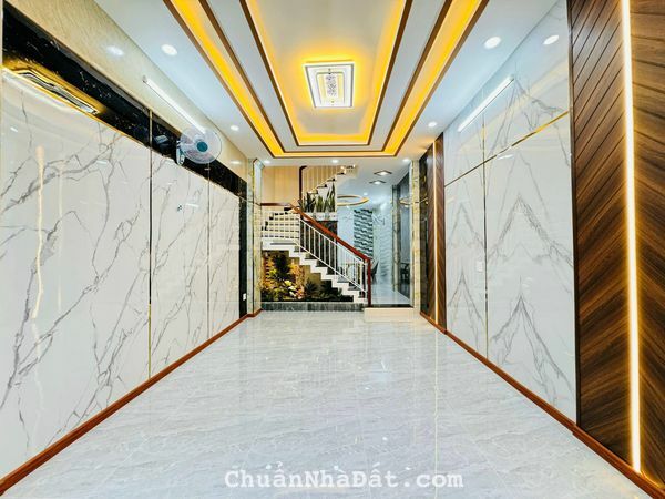 Nhà bán ngộp 52m2 đường Nguyễn Lương Bằng, Tân Phú, Quận 7 giá 4 tỷ 200. Sang tên, công chứng ngay.