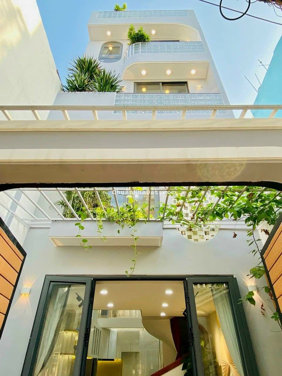 Sở hữu ngay căn nhà 37m2 Nguyễn Thiện Thuật, P1, Q3 giá chỉ 2 tỷ 450. Sổ hồng riêng, hoàn công đủ. Sở hữu ngay căn nhà 37m2 Nguyễn Thiện Thuật, P1, Q3 giá chỉ 2 tỷ 450. Sổ hồng riêng, hoàn công đủ.