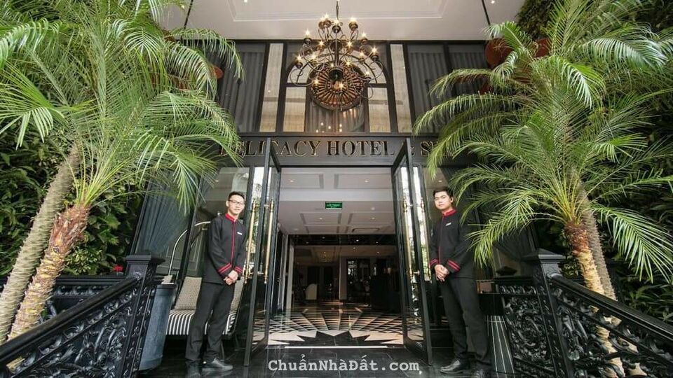 Bán Tòa Khách sạn Mặt phố Cửa Nam, Hoàn Kiếm: 180m2 10T, MT 8m, Siêu VIP - Giá 190 tỷ Bán Tòa Khách sạn Mặt phố Cửa Nam, Hoàn Kiếm: 180m2 10T, MT 8m, Siêu VIP - Giá 190 tỷ