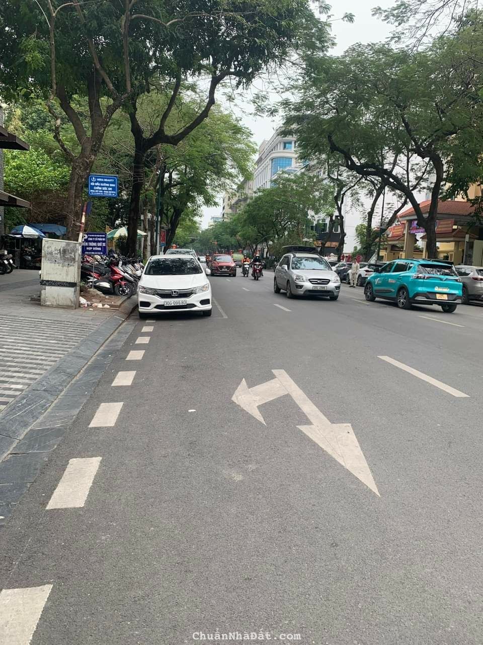 Bán Nhà Mặt phố Hàng Bài, Hoàn Kiếm - 895m2 - MT khủng - Giá 780 tỷ - Giá trị của đẳng cấp.