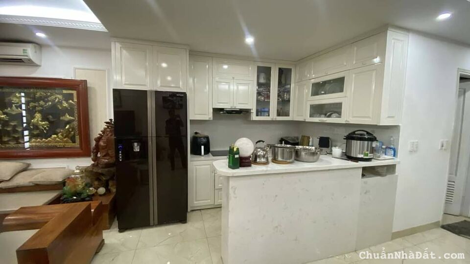 Bán nhà Mặt phố VIP Nguyên Hồng, trung tâm quận Đống Đa - Siêu hiếm - Duy nhất 1 căn