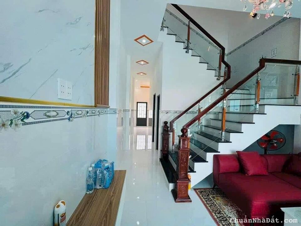 Bán nhà MT đường nhựa, 84m2, SHR, tặng Full nội thất Bán nhà MT đường nhựa, 84m2, SHR, tặng Full nội thất