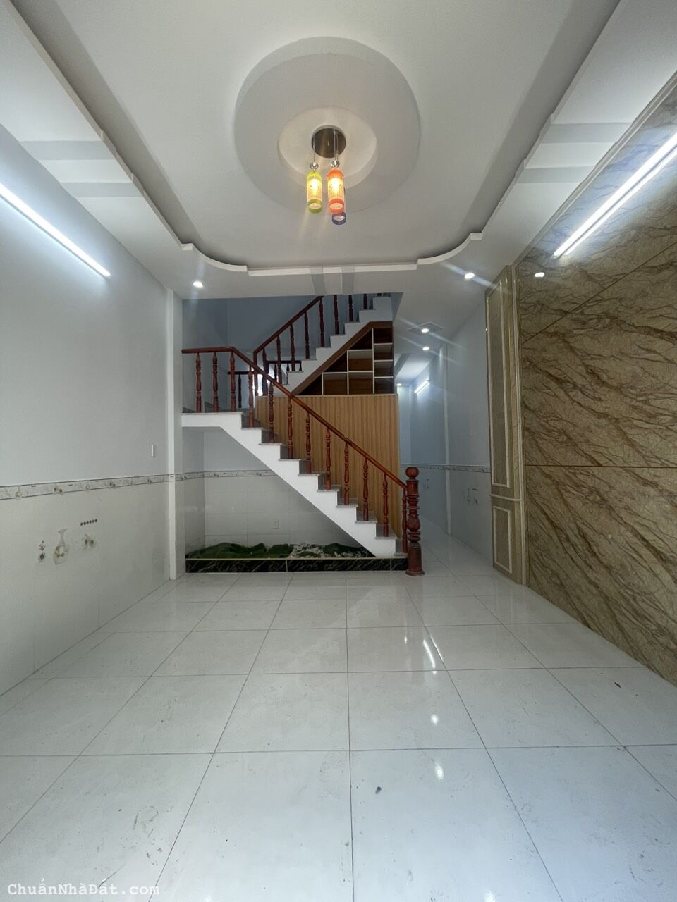 NHÀ Ở GIÁ RẺ - SHR - CHỈ 1 TỶ 2 CÓ TL,Xe Tải đỗ cửa.