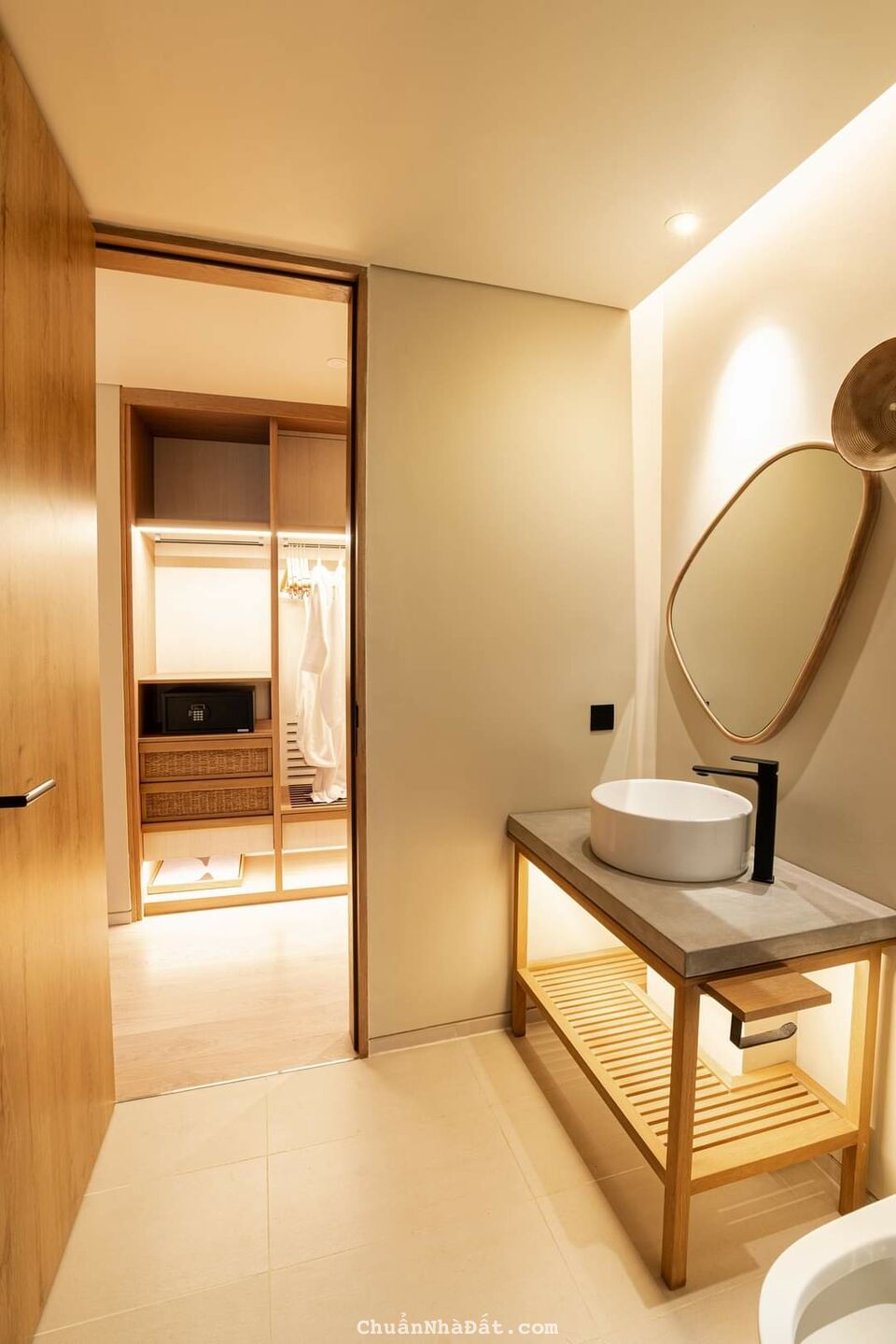 Bán căn villa 3 tầng mặt biển tại L'aurora Phú Yên. 0963213938