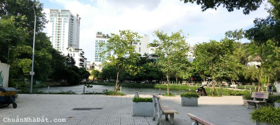 Biệt thự siêu đẹp Xuân Diệu, Tây Hồ, lô góc, thang máy, ô tô, giá chỉ 45 tỷ